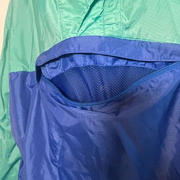 Vintage Patagonia Teal and Blue Kangaroo Pocket Windbreaker - Picture 11 of 14